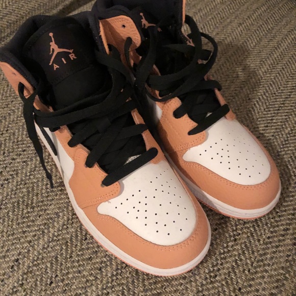 Air Jordan 1 Mid GS ‘Pink Quartz’ - Picture 2 of 5
